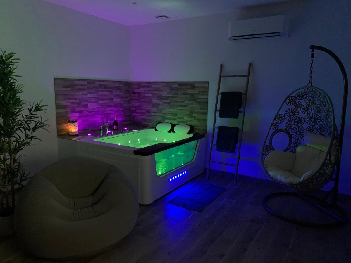 Appartement Cosy Jacuzzy Luxe Gare De Toulon Exterior photo